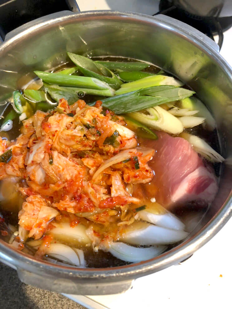 돼지김치찜